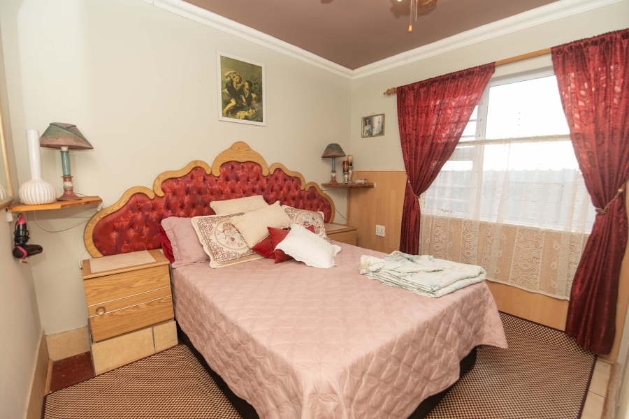 6 Bedroom Property for Sale in Sherwood Eastern Cape